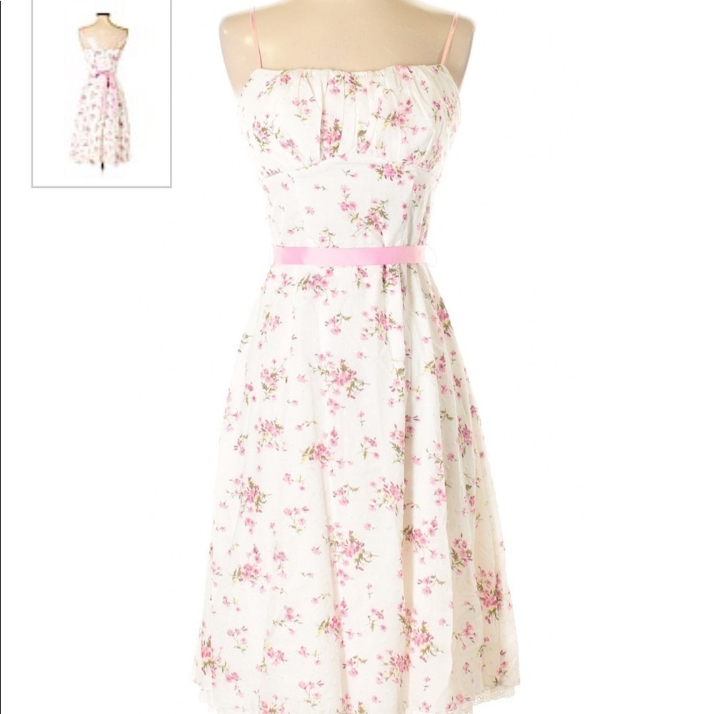 Girly and airy floral dress